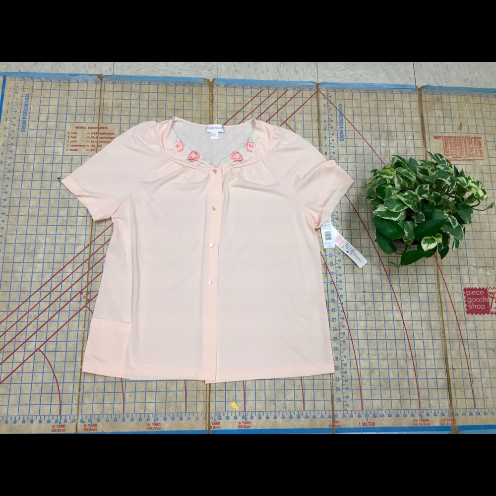 NWT Retro bedjacket size 42